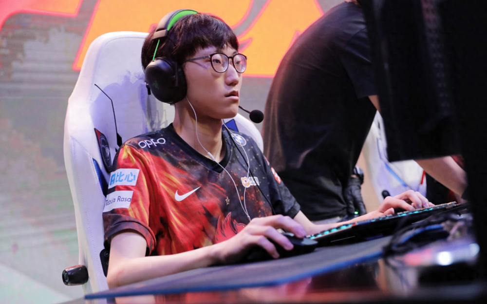 CLG翻盘EDG,Zeus极限生还后反打鏖战多局入围赛,点燃全场激情 CLG翻盘EDG,Zeus极限生还后反打鏖战多局入围赛,点燃全场激情