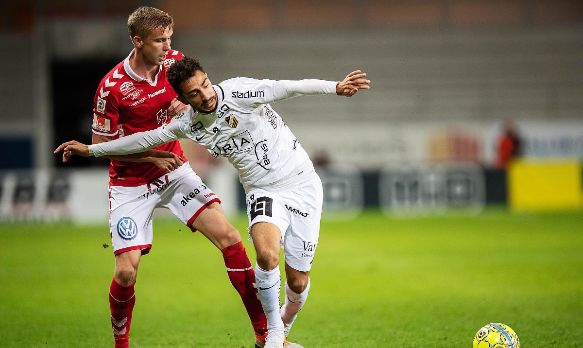 包含NS轻取MAD，Gumayusi操刀奇招英雄翻盘激烈交锋全球总决赛，强势挺进下一轮的词条