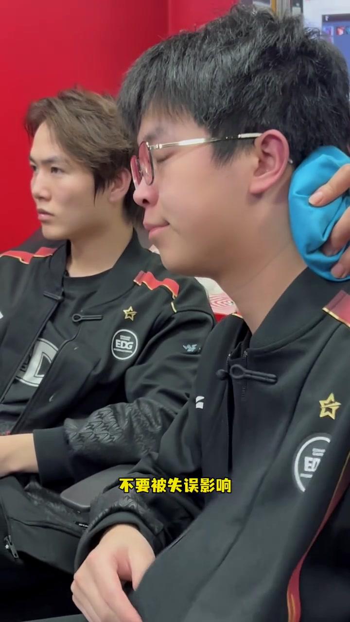 CLG翻盘TL,Elk完成史诗逆转强强对话2025世界赛,留下经典瞬间 CLG翻盘TL,Elk完成史诗逆转强强对话2025世界赛,留下经典瞬间