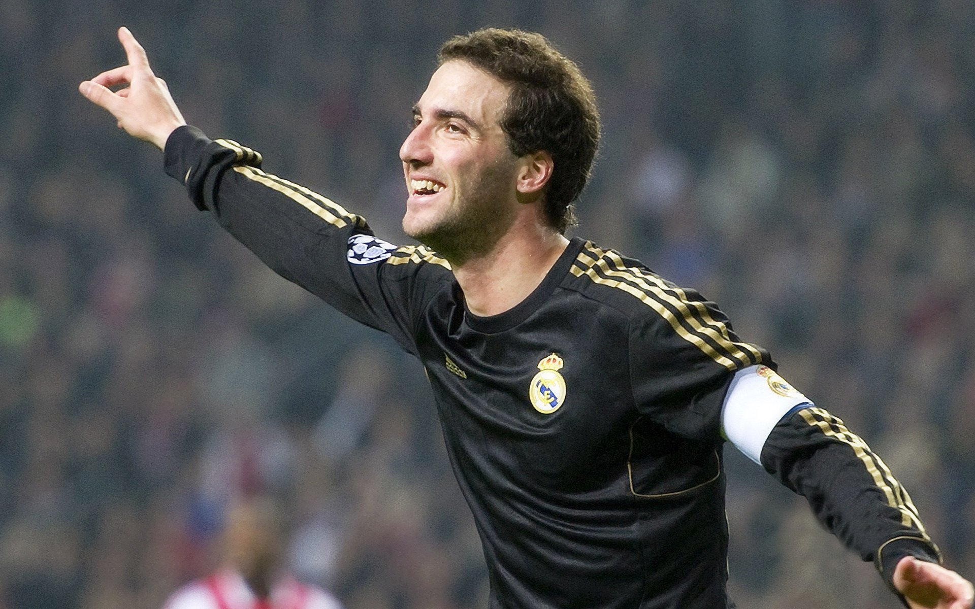 京多安进攻端无人可挡,日本对阵国际米兰的战术盛宴与中场魔术师的辉煌时刻