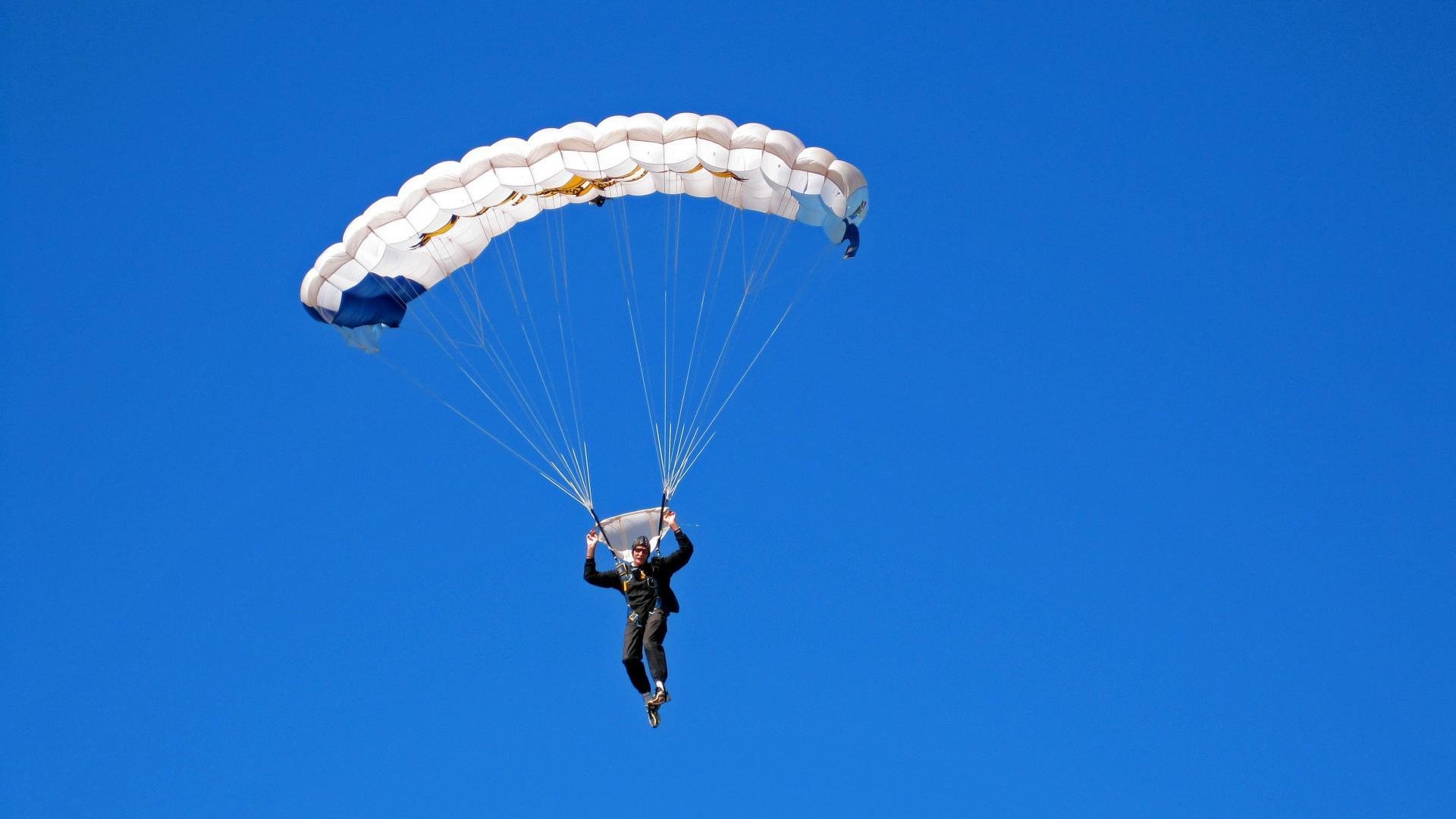 保罗再显神威！雷霆如何用智慧篮球全面压制猛龙？